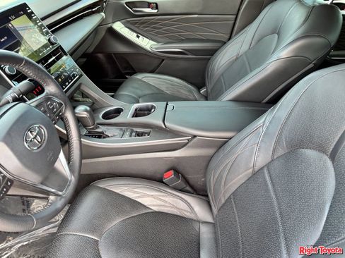 Used 2021 Toyota Avalon Limited FWD image 20