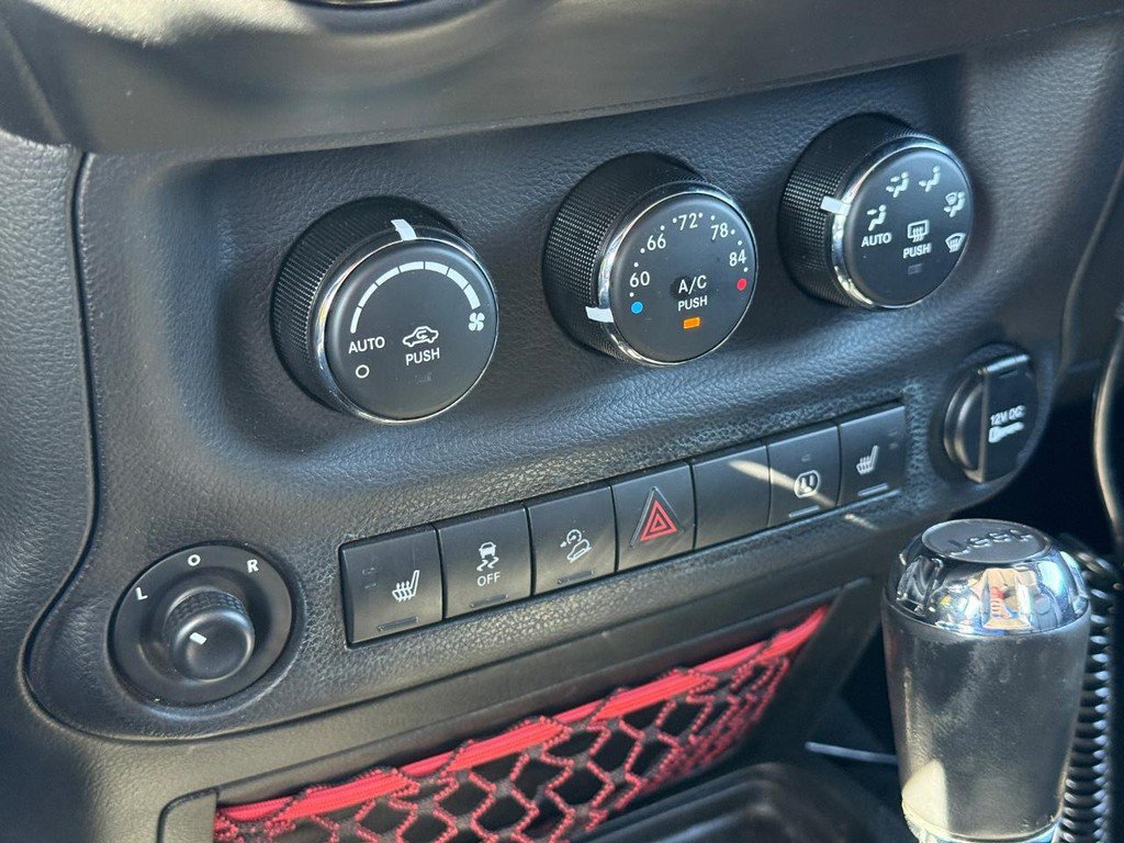 Used 2017 Jeep Wrangler Rubicon AWD/4WD image 17
