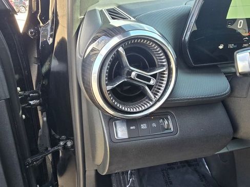 Used 2025 Chevrolet Equinox LT AWD/4WD image 24