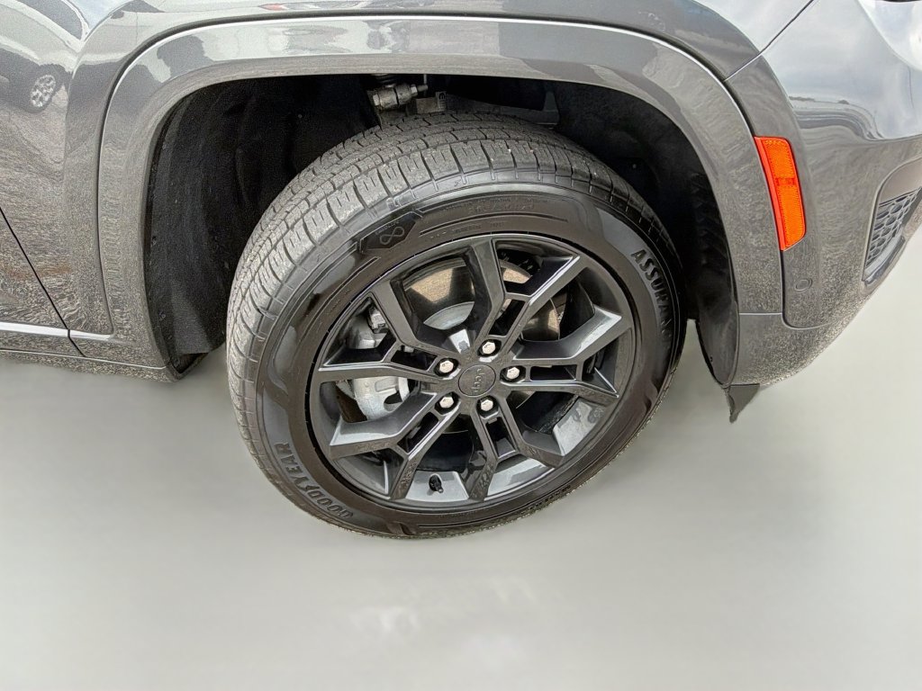 Used 2024 Jeep Grand Cherokee Limited 4xe AWD/4WD image 9