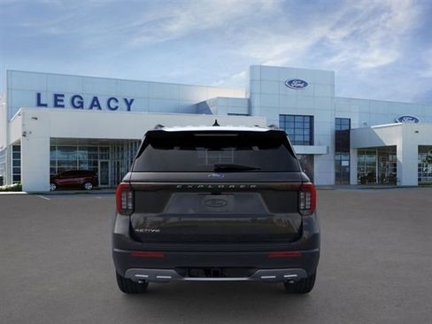 New 2026 Ford Explorer Active w/ Active Comfort Package image 5