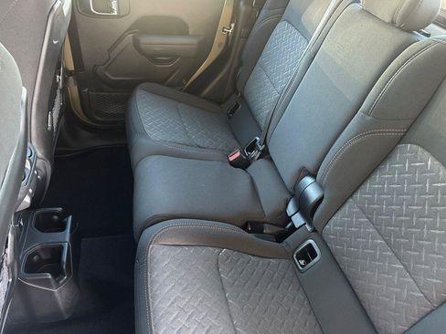 New 2026 Jeep Gladiator Mojave image 9