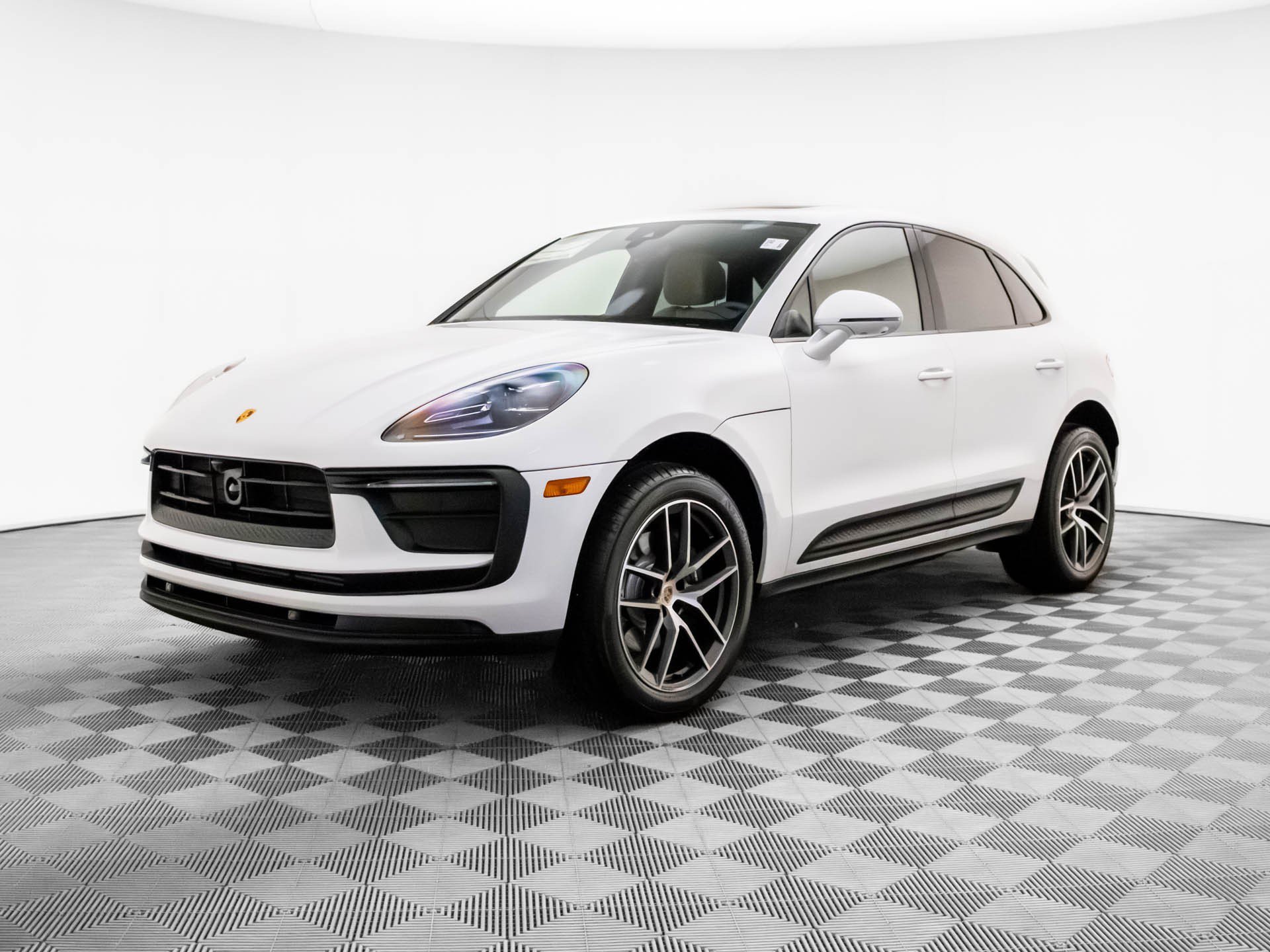 Certified 2026 Porsche Macan AWD/4WD 360° Tour