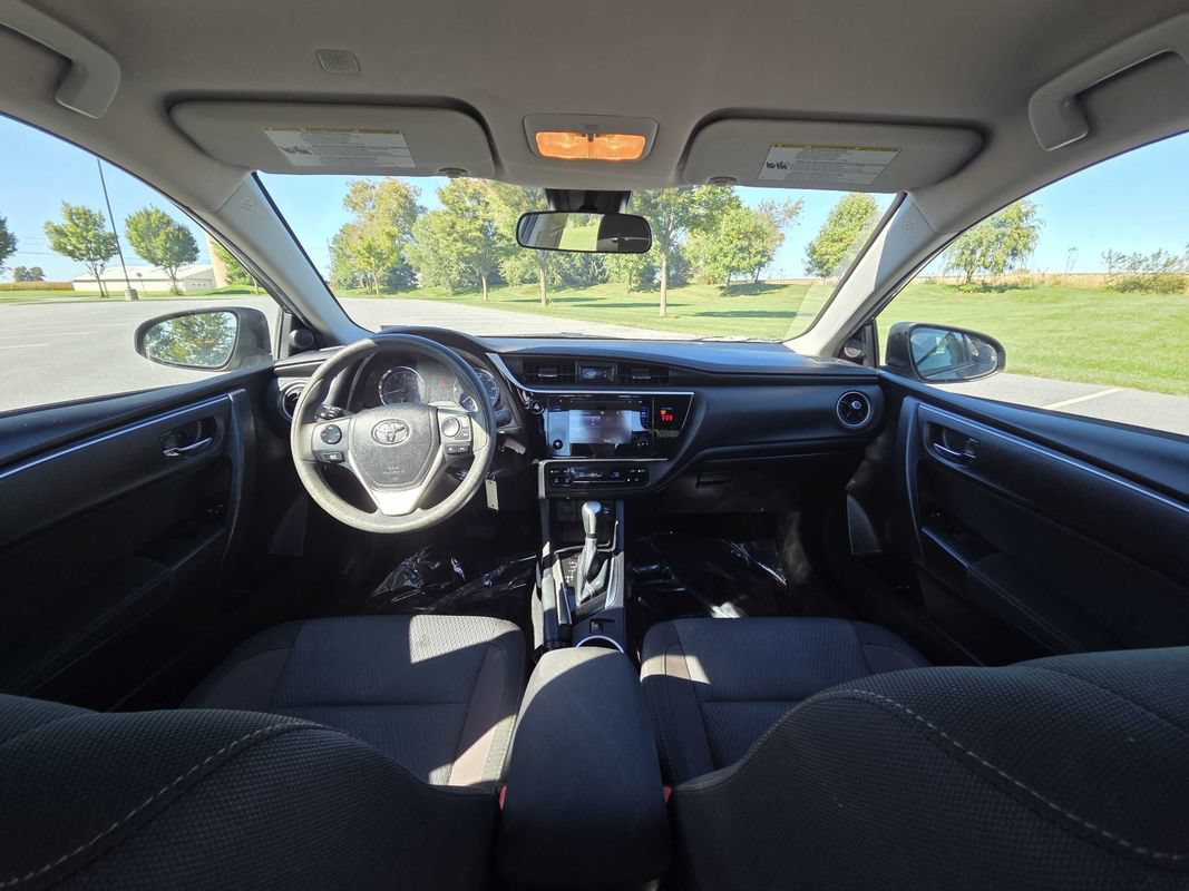 Used 2019 Toyota Corolla LE FWD image 15