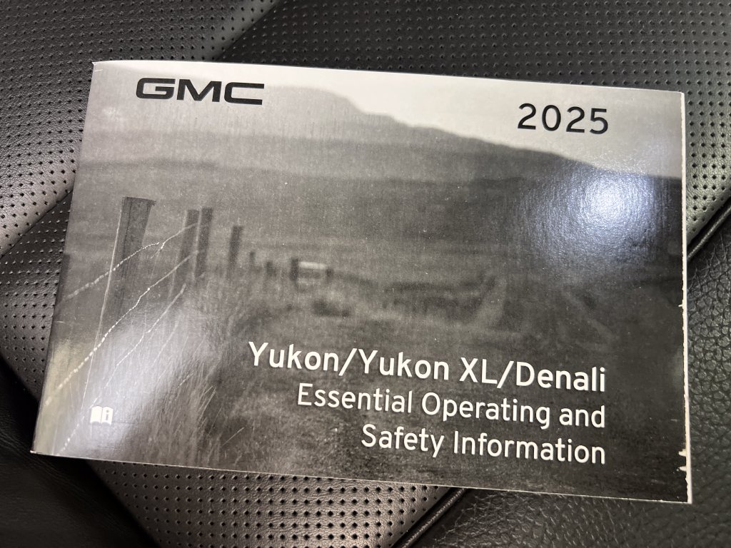 Used 2025 GMC Yukon XL Denali RWD image 35