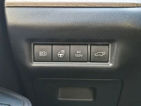 Used 2024 Toyota Grand Highlander XLE image 18