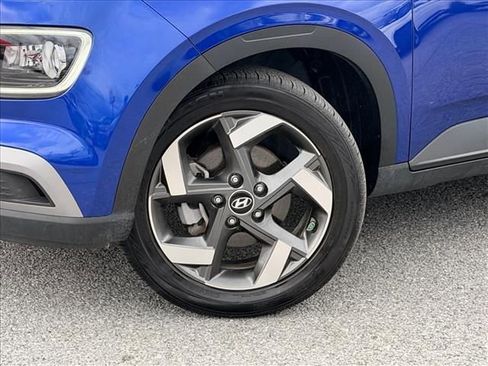 Certified 2024 Hyundai Venue Limited image 28