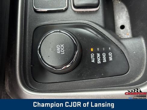 Used 2018 Jeep Compass Latitude w/ Cold Weather Group image 32