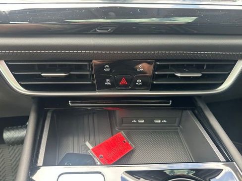 New 2025 Volkswagen Atlas SEL image 36