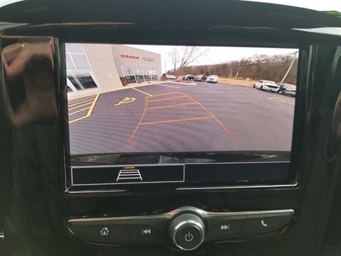 Used 2023 Chevrolet Traverse LT image 29