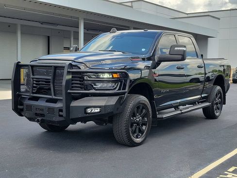 Used 2025 RAM 2500 Big Horn AWD/4WD image 3