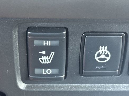 Used 2025 Nissan Frontier PRO-4X w/ Pro Convenience Package image 30