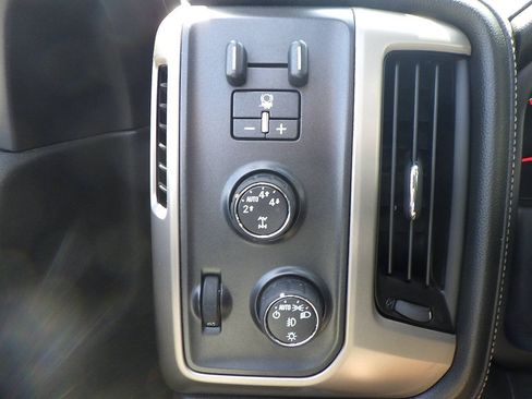 Used 2016 GMC Sierra 1500 Denali w/ Enhanced Driver Alert Package AWD/4WD image 28
