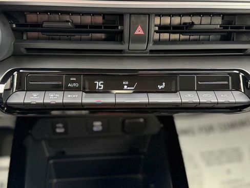 Used 2024 Toyota Prius LE image 14