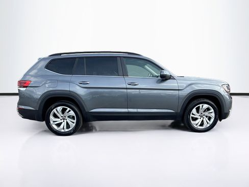 Used 2023 Volkswagen Atlas SE w/ Panoramic Sunroof Package image 2