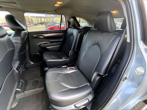 Used 2020 Toyota Highlander Limited image 25