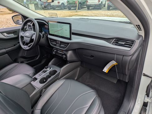 New 2026 Ford Escape SE w/ PHEV Premium Package image 38