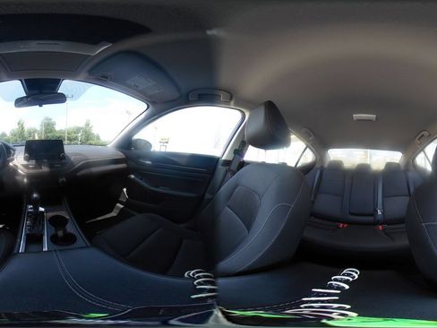 Used 2025 Nissan Altima 2.5 SV FWD image 37