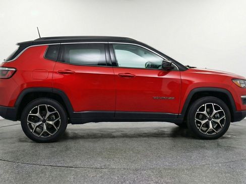 Used 2025 Jeep Compass Limited AWD/4WD image 11