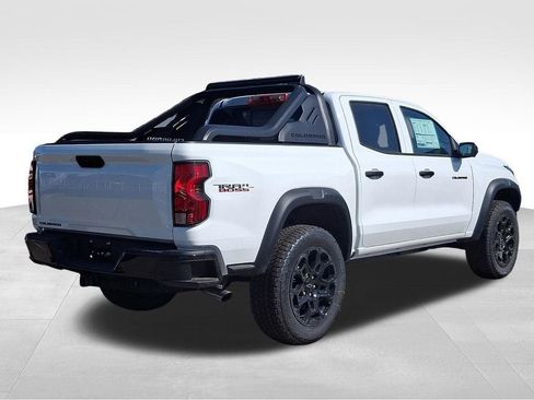 New 2026 Chevrolet Colorado Trail Boss w/ Midnight Edition AWD/4WD image 7