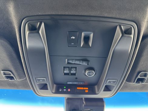 Used 2019 Cadillac Escalade Platinum image 27