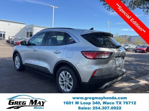 Used 2020 Ford Escape SE image 5