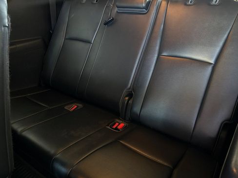 Used 2021 Toyota Highlander Limited AWD/4WD image 16