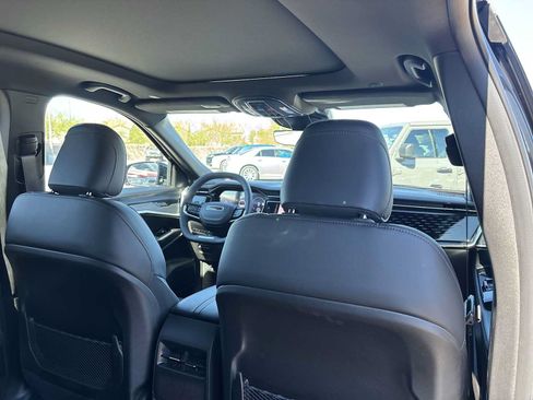 Used 2025 Jeep Wagoneer S Limited AWD/4WD image 14