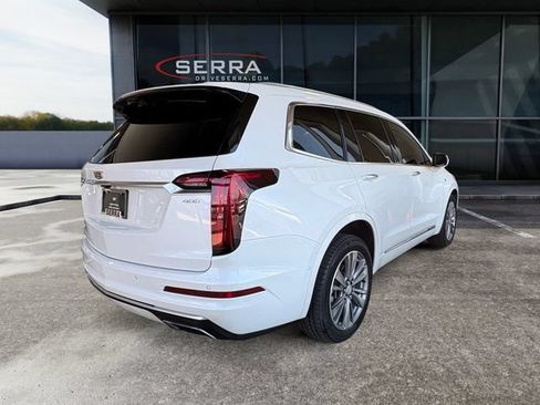 Certified 2022 Cadillac XT6 Premium Luxury w/ Technology Package AWD/4WD image 4