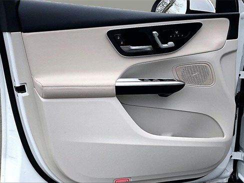 Certified 2025 Mercedes-Benz GLC 300 4MATIC image 23