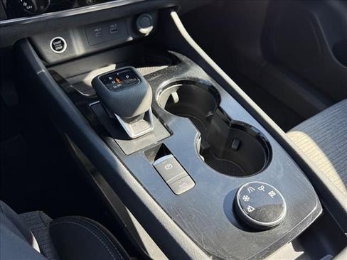 Used 2022 Nissan Rogue S AWD/4WD image 16