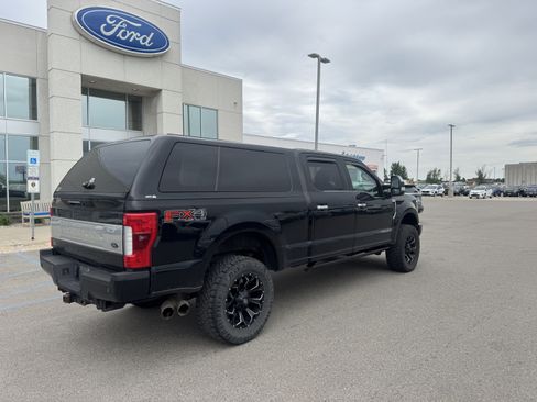 Used 2017 Ford F350 Platinum w/ Platinum Ultimate Package AWD/4WD image 3