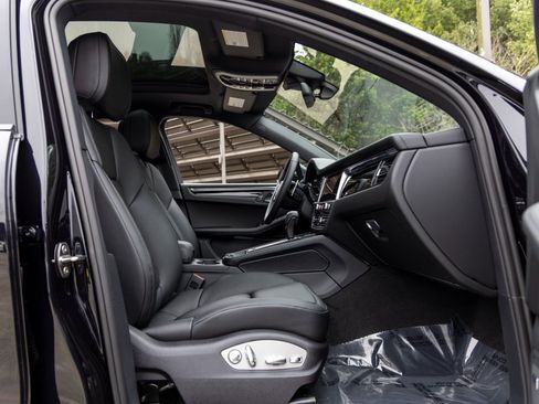 New 2026 Porsche Macan image 56