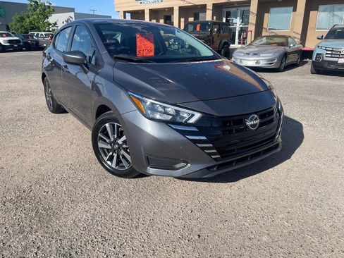 Used 2025 Nissan Versa SV FWD image 1