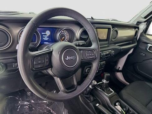 Used 2023 Jeep Gladiator Sport image 9