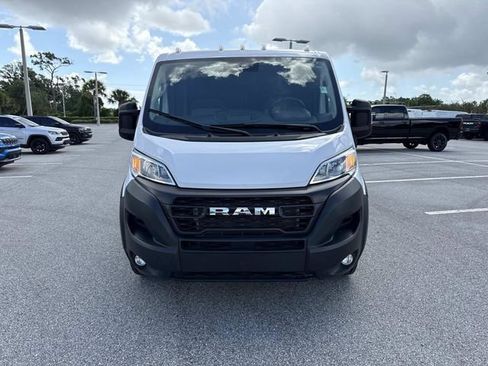 Used 2025 RAM ProMaster 2500 w/ Convenience Group FWD image 8