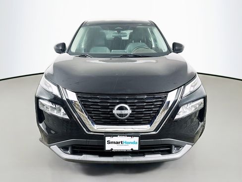 Used 2023 Nissan Rogue SV image 2