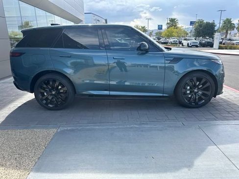 Used 2025 Land Rover Range Rover Sport Dynamic SE AWD/4WD image 4