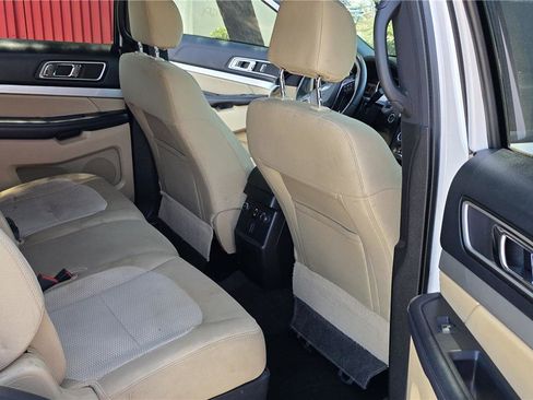 Used 2016 Ford Explorer XLT w/ Equipment Group 201A FWD image 13