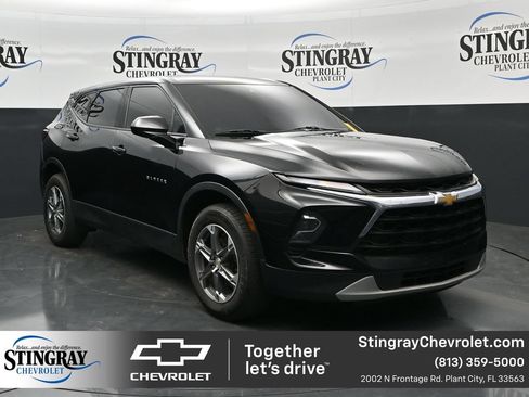 Used 2023 Chevrolet Blazer LT FWD image 1