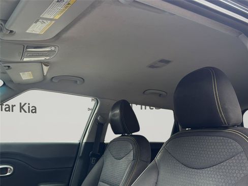 Used 2015 Kia Soul + FWD image 29