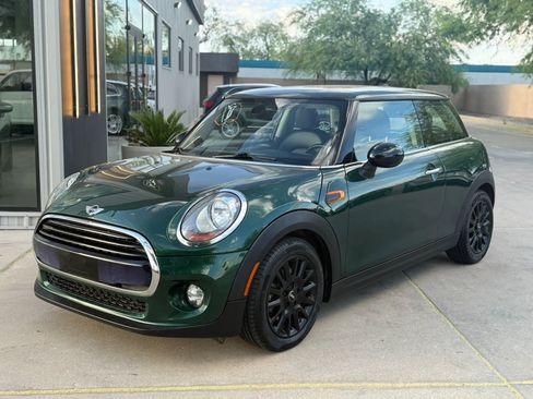 Used 2016 MINI Cooper 2-Door Hardtop image 4