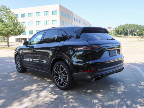 Used 2020 Porsche Cayenne AWD/4WD image 5