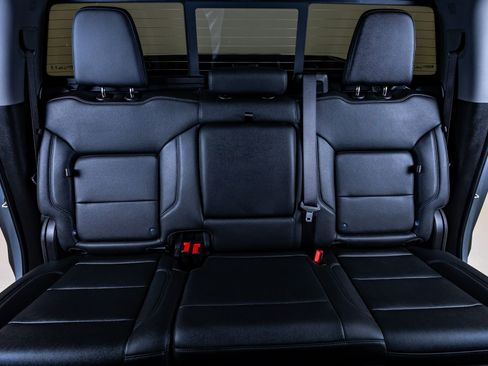 Used 2024 Chevrolet Silverado 1500 LT Trail Boss w/ LT Trail Boss Premium Package AWD/4WD image 35