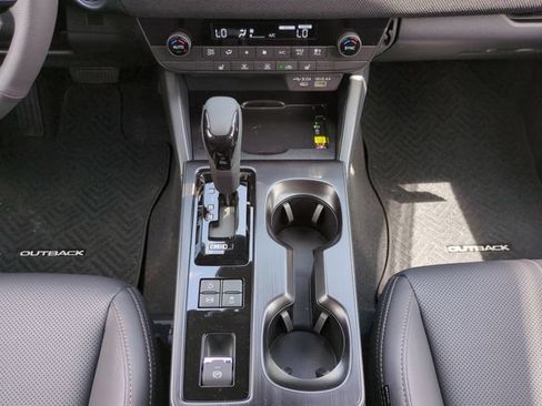 Used 2026 Subaru Outback Limited AWD/4WD image 14