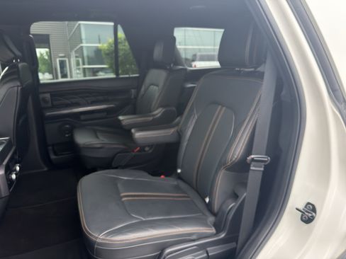 Used 2022 Ford Expedition Platinum AWD/4WD image 16