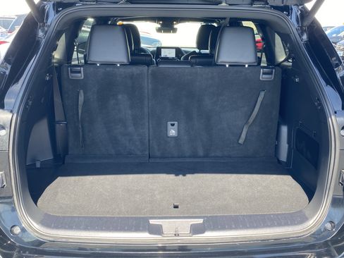 Used 2025 Toyota Highlander XSE AWD/4WD image 13