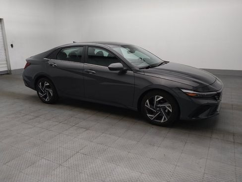 Used 2025 Hyundai Elantra SEL FWD image 11