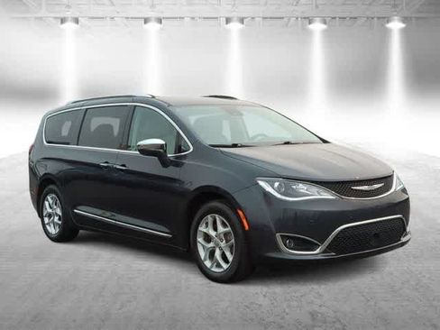 Used 2020 Chrysler Pacifica Limited w/ Advanced Safetytec Group FWD image 2