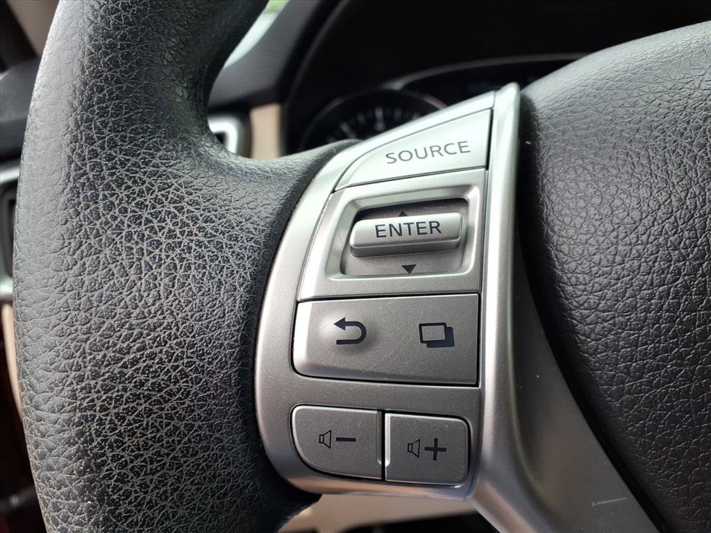 Used 2016 Nissan Rogue SV FWD image 20